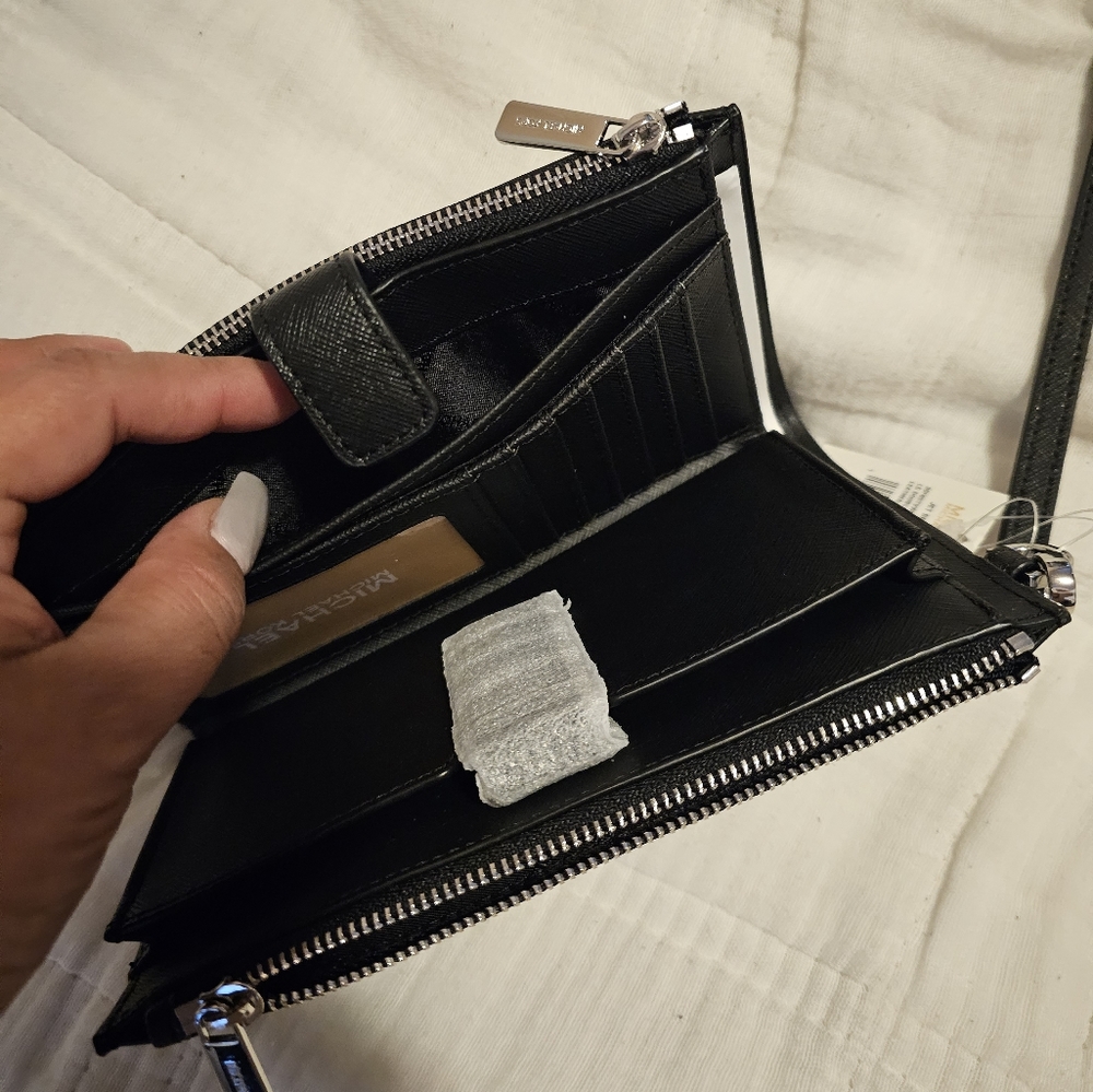 Michael Kors Adele Leather Smartphone Wallet - Picture 3 of 8